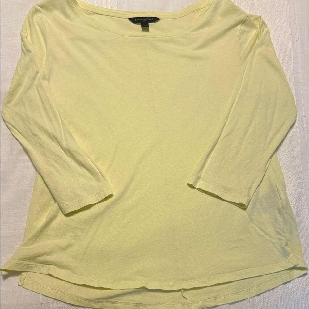 Banana Republic Light Yellow-Green Long Sleeve Tee